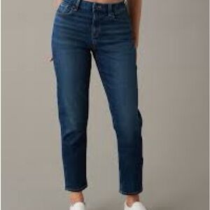 NWT American Eagle Stretch Mom Jean - SHORT LENGTH!
